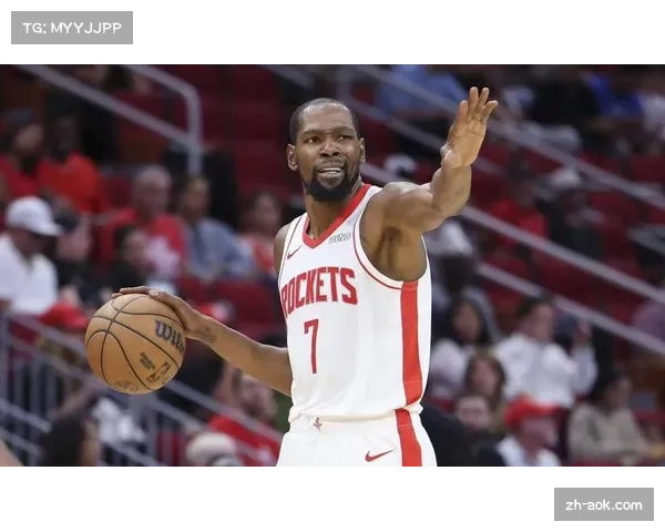 太阳杜兰特遭遇双人夹击,分球弱侧阿伦命中大空位三分球 太阳杜兰特遭遇双人夹击,分球弱侧阿伦命中大空位三分球